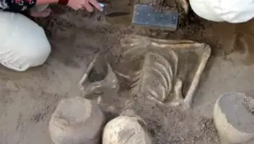 کشف آیفون ۲۱۰۰ ساله در گورستان آتلانتیس سیبری