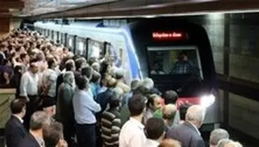 خطر بیخ گوش مسافران مترو/ مراقب ۱۲۰۰ «در» عجیب باشید