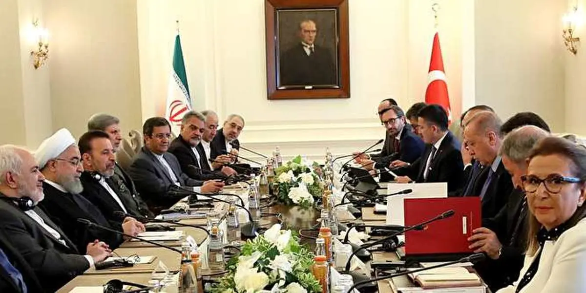 روحانی: روابط تهران-آنکارا دوستانه، مستحکم و روبه گسترش است/ ایران خود را موظف به تامین امنیت آبراه‌های منطقه‌ای می‌داند