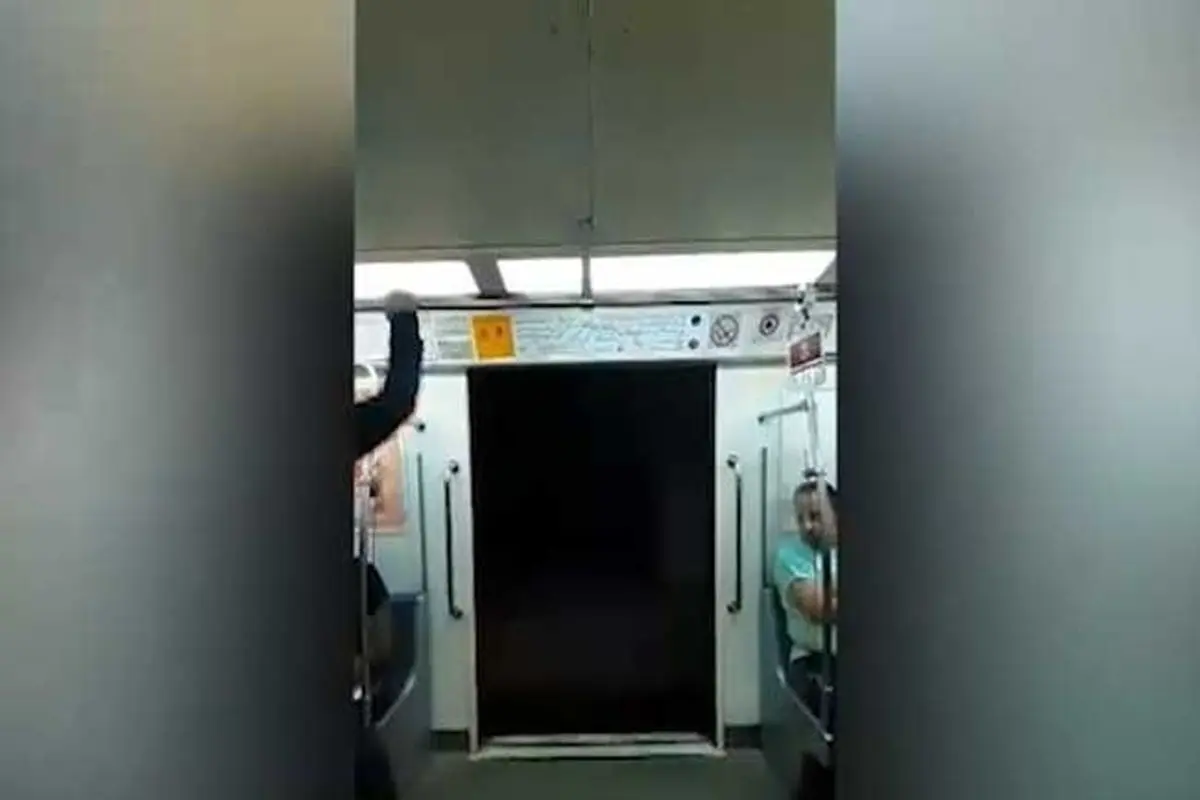 فیلم| حرکت مترو تهران با در باز!