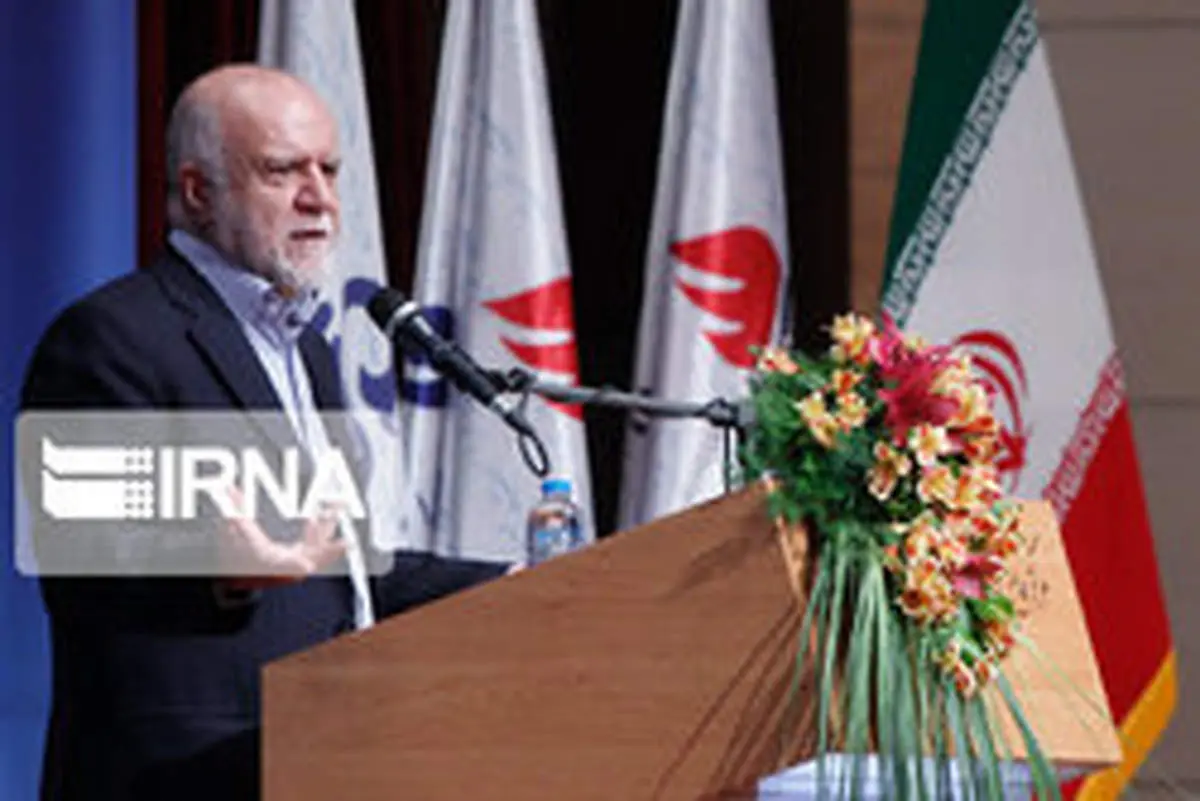 زنگنه: دریافت پول نفت در زمان جنگ راحت بود