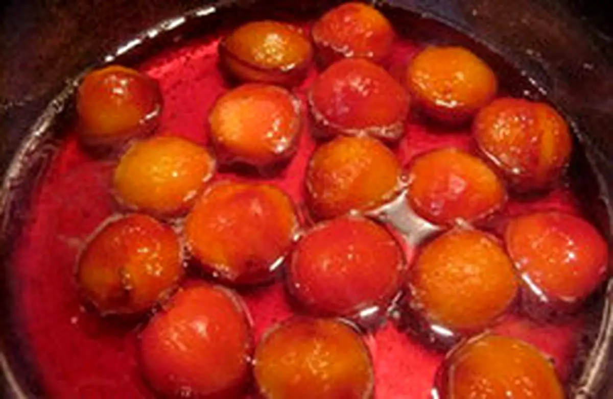 با آلو سیاه مربایی جدید درست کنید