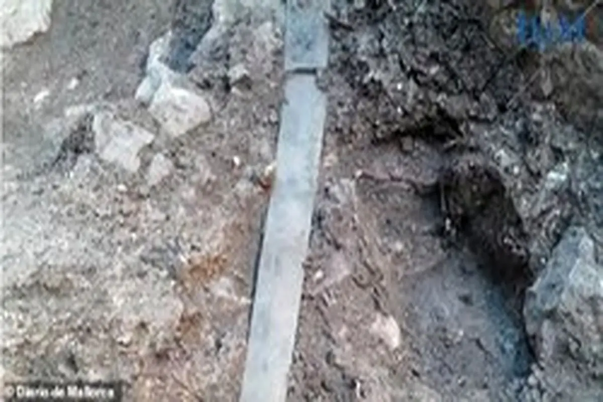کشف یک شمشیر ۳۲۰۰ ساله+عکس