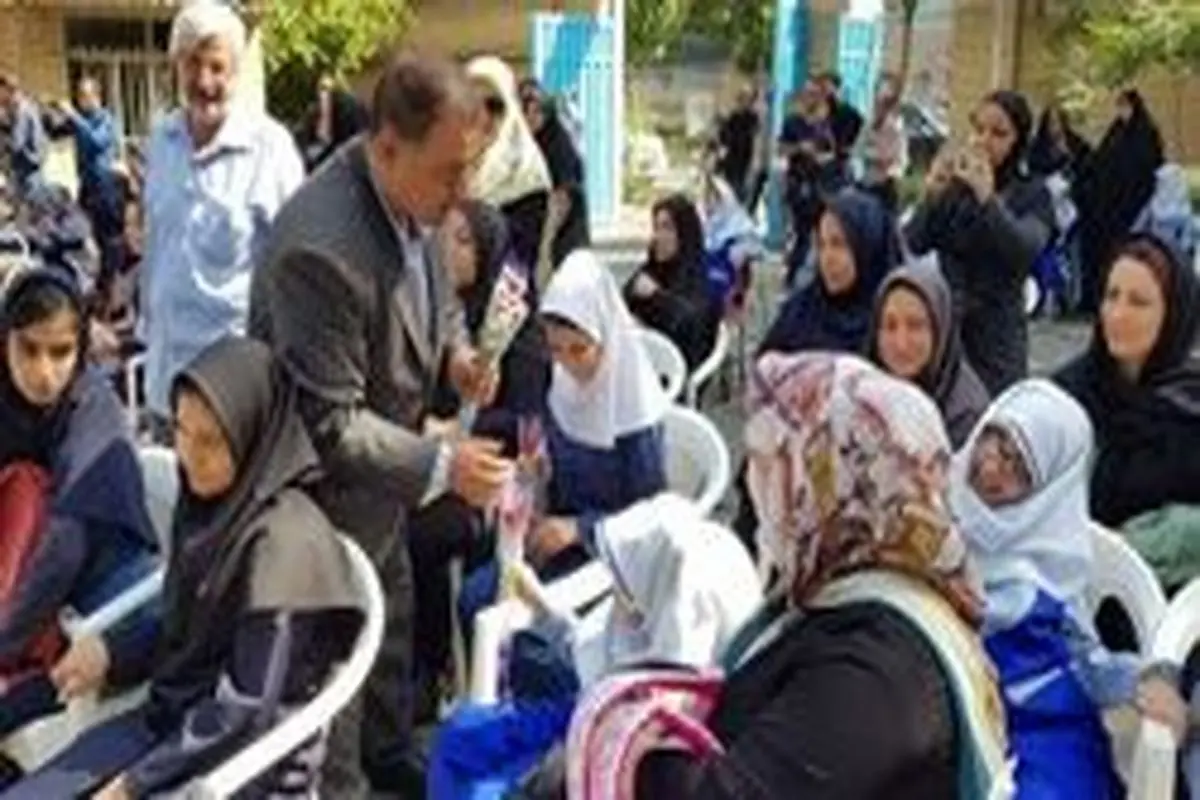 عضو شورای شهر تهران همزمان با آغاز سال تحصیلی ۹۸- ۹۹ زنگ مهر مدارس دخترانه اندیشه و شهدای محراب و مدرسه کودکان استثنایی منطقه ۱۶ تهران را نواخت.