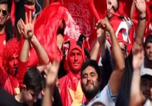 ماشین سواری سرمربی تیم ملی با ستارگان پرسپولیس