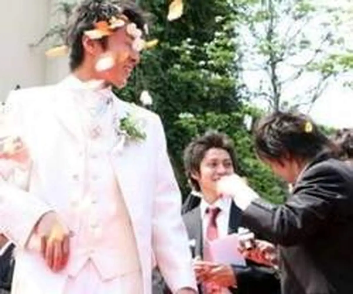 مرد ژاپنی به خاطر شغلش ۱۰۰ همسر دارد!