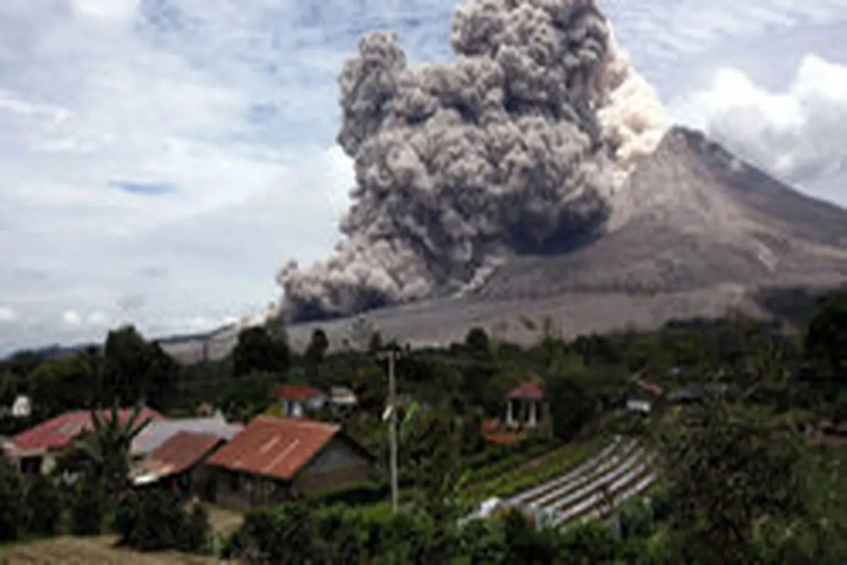 ۱۴ بار فوران آتشفشان "پوپوکاتپتل" مکزیک در یک شب