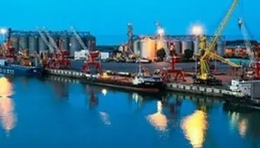 تکذیب جلوگیری از تخلیه بار ۲۰ فروند کشتی در بندر امام