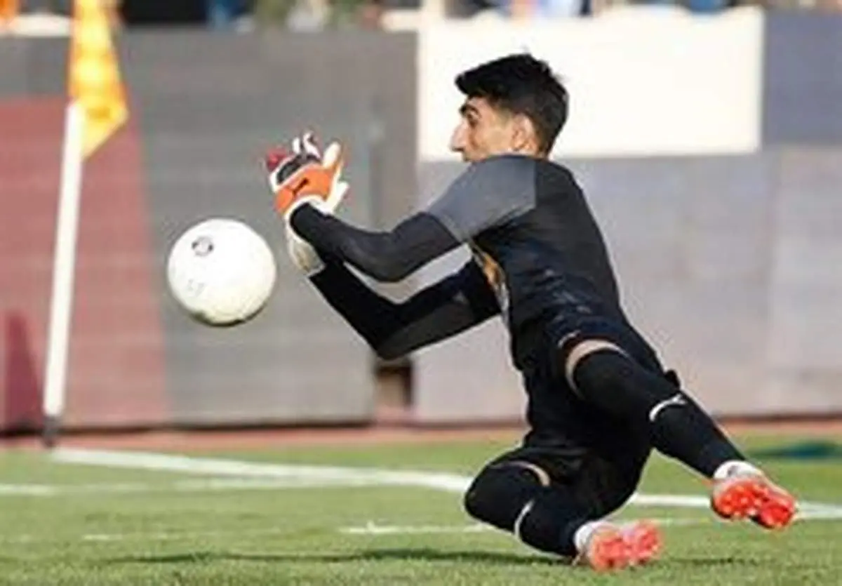 واکنش بیرانوند به قضاوت داور پرسپولیس - سپاهان+عکس