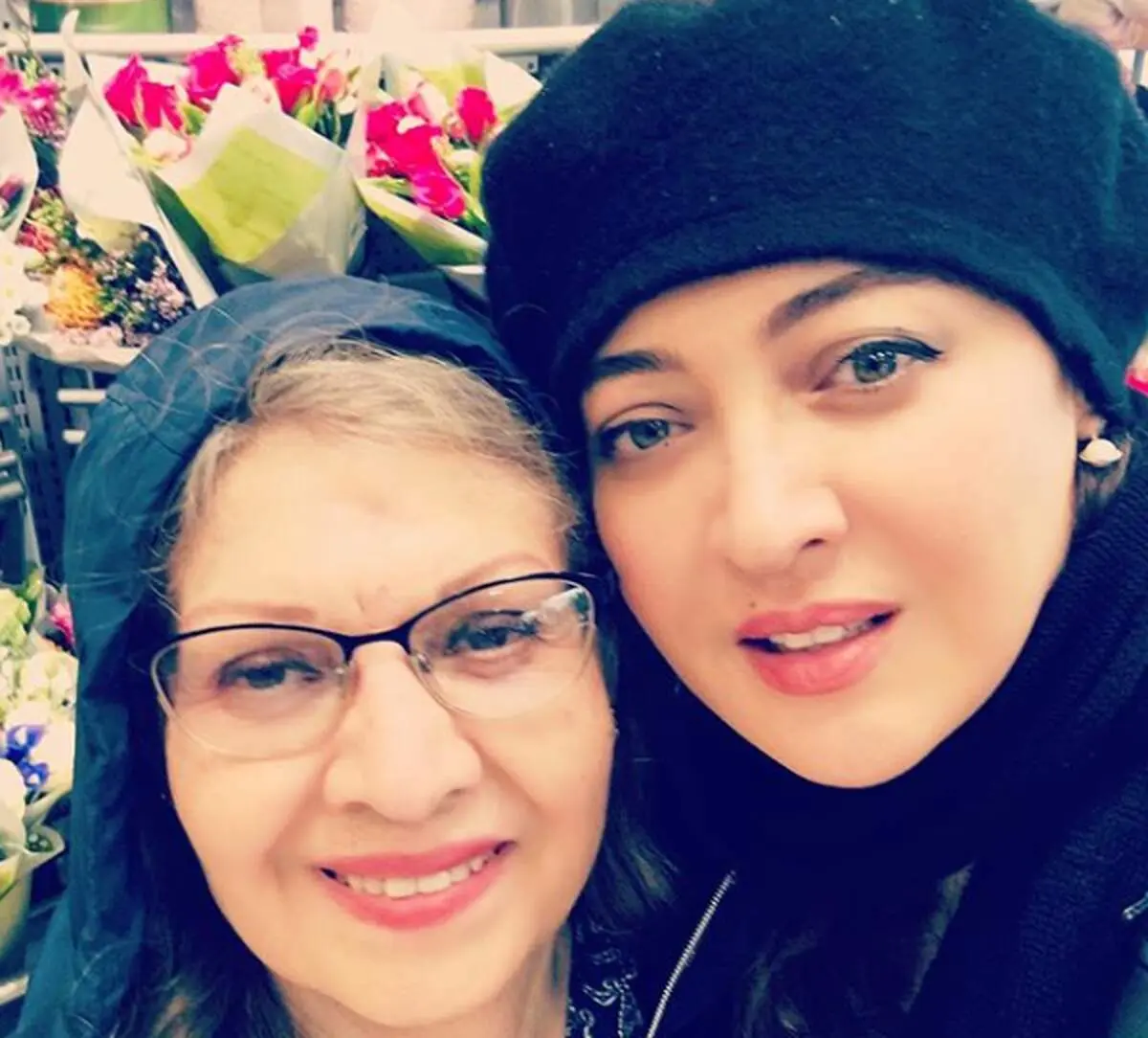 نیکی کریمی در کنار مادر جانش