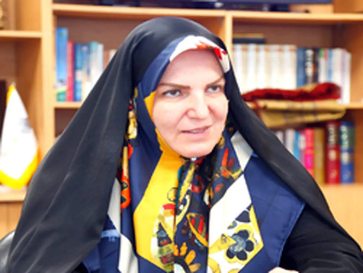 معصومه آقاپور:عملکرد بانک مرکزی در ساماندهی بازار ارز و نظم دهی به آن موفق بوده است/در کنار تثبیت قیمت ارز باید به فکر  صادرکنندگان بود