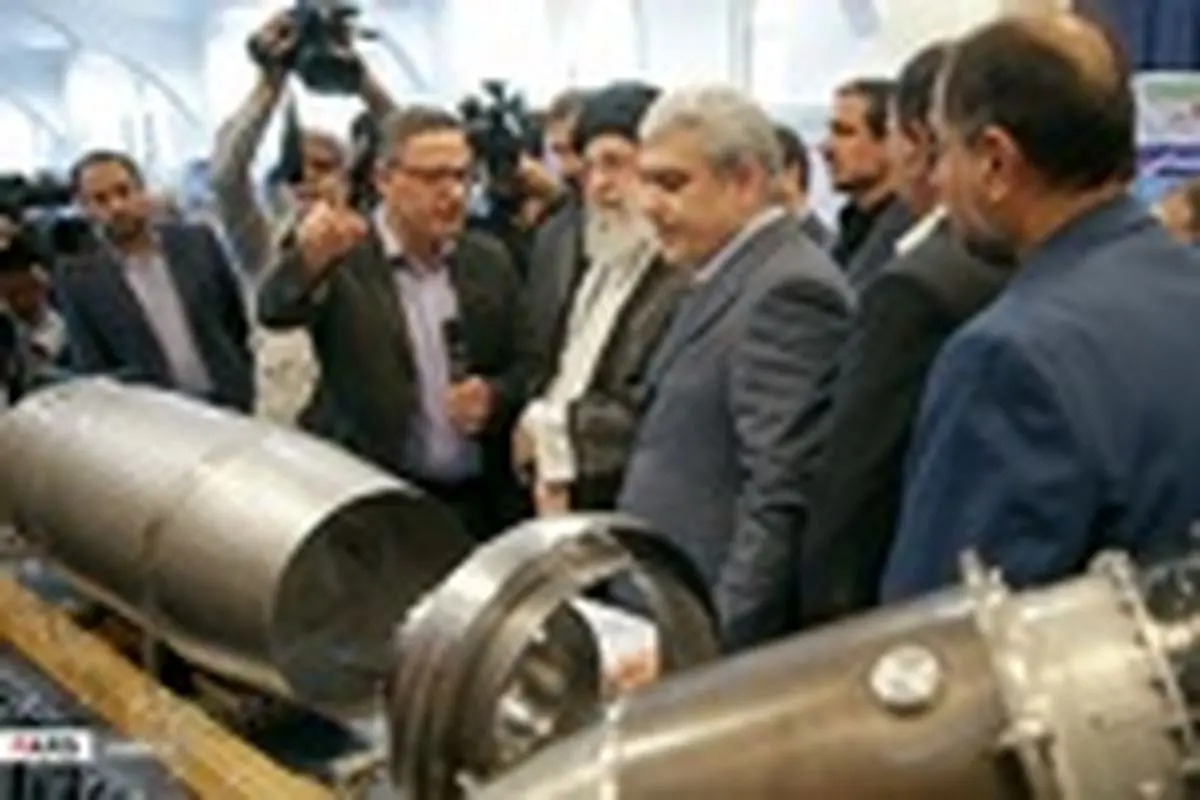 بازدید رهبر انقلاب از نمایشگاه شرکتهای دانشبنیان