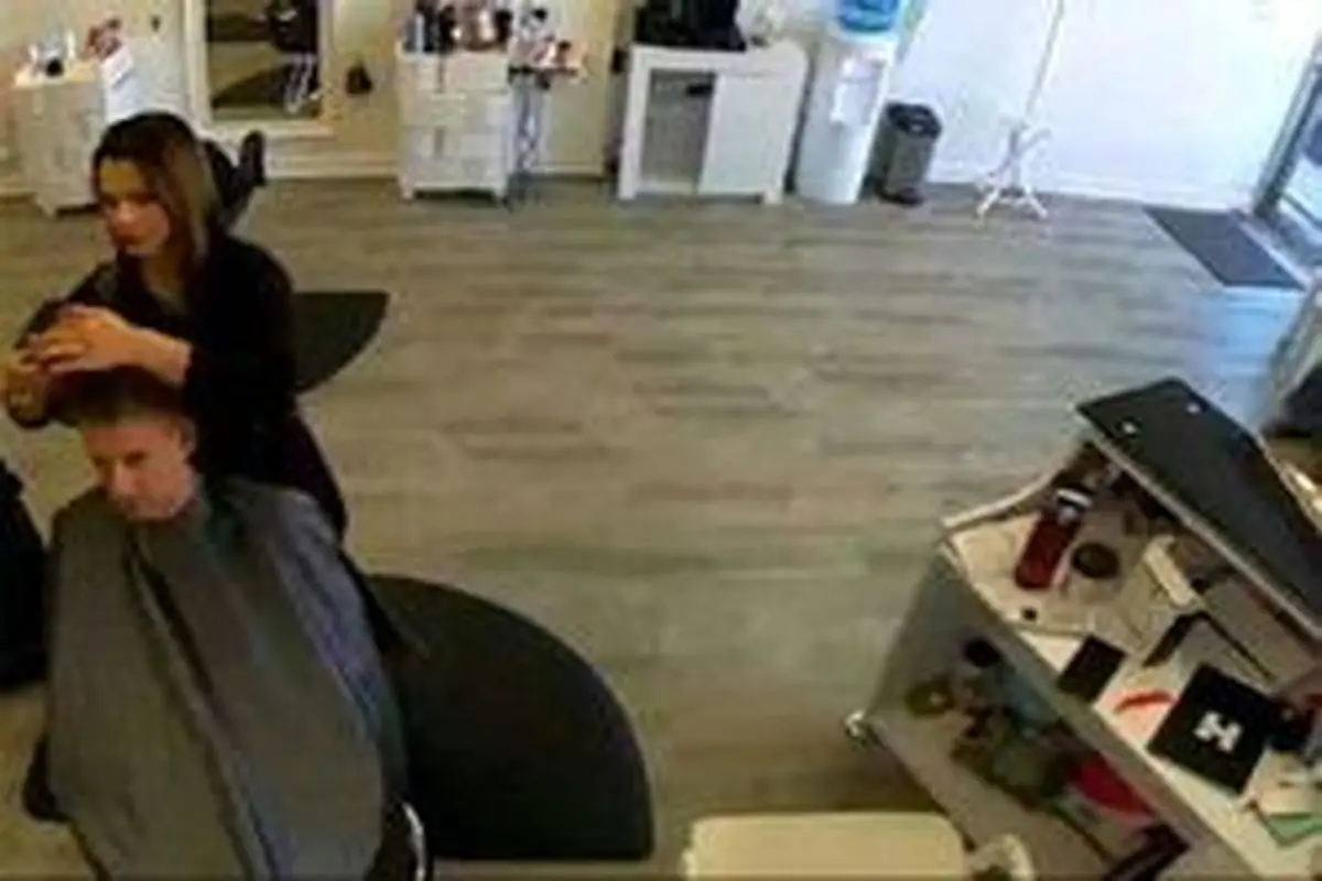 حمله وحشتناک حیوان وحشی به یک آرایشگاه زنانه