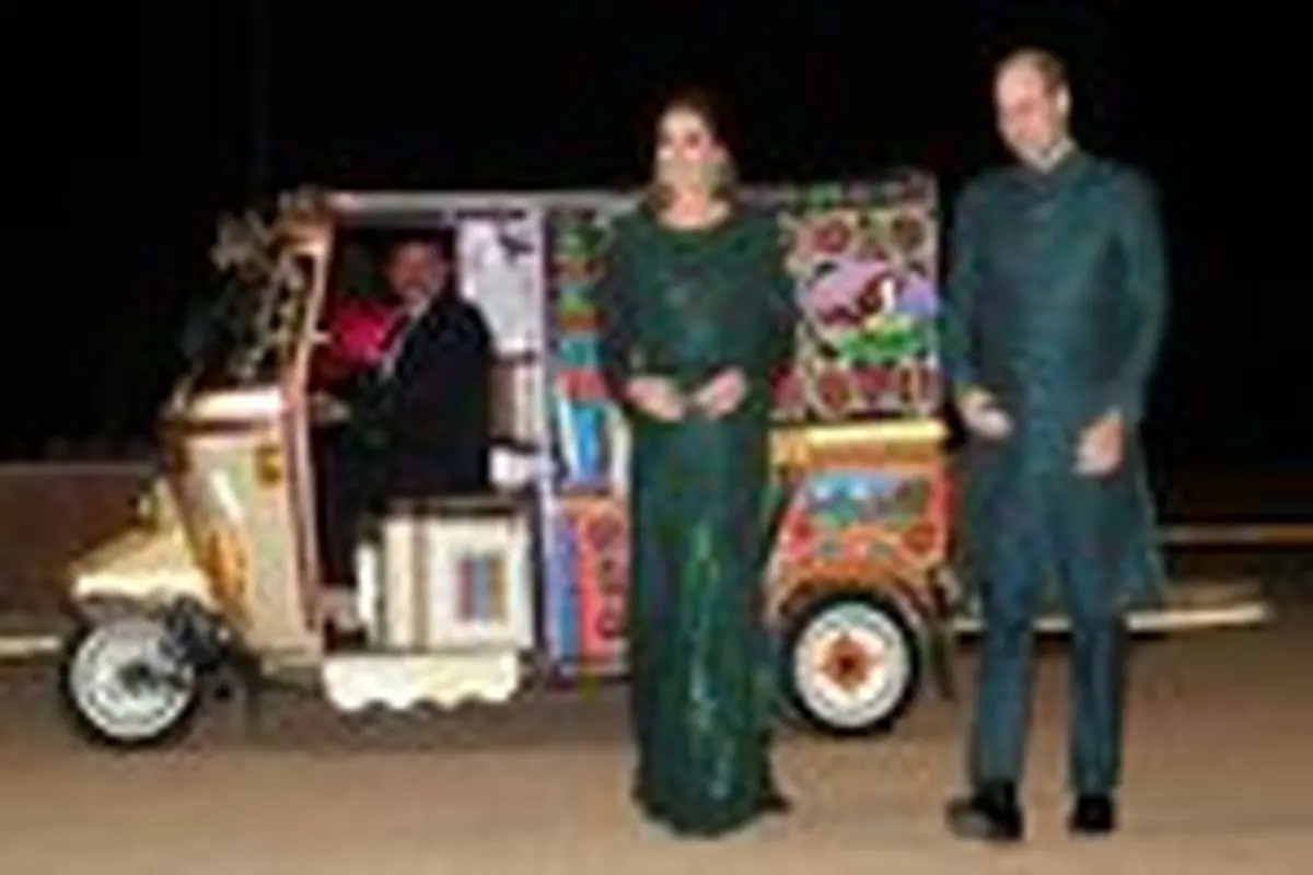 لباس سنتی شاهزاده انگلیس در بازدید از پاکستان
