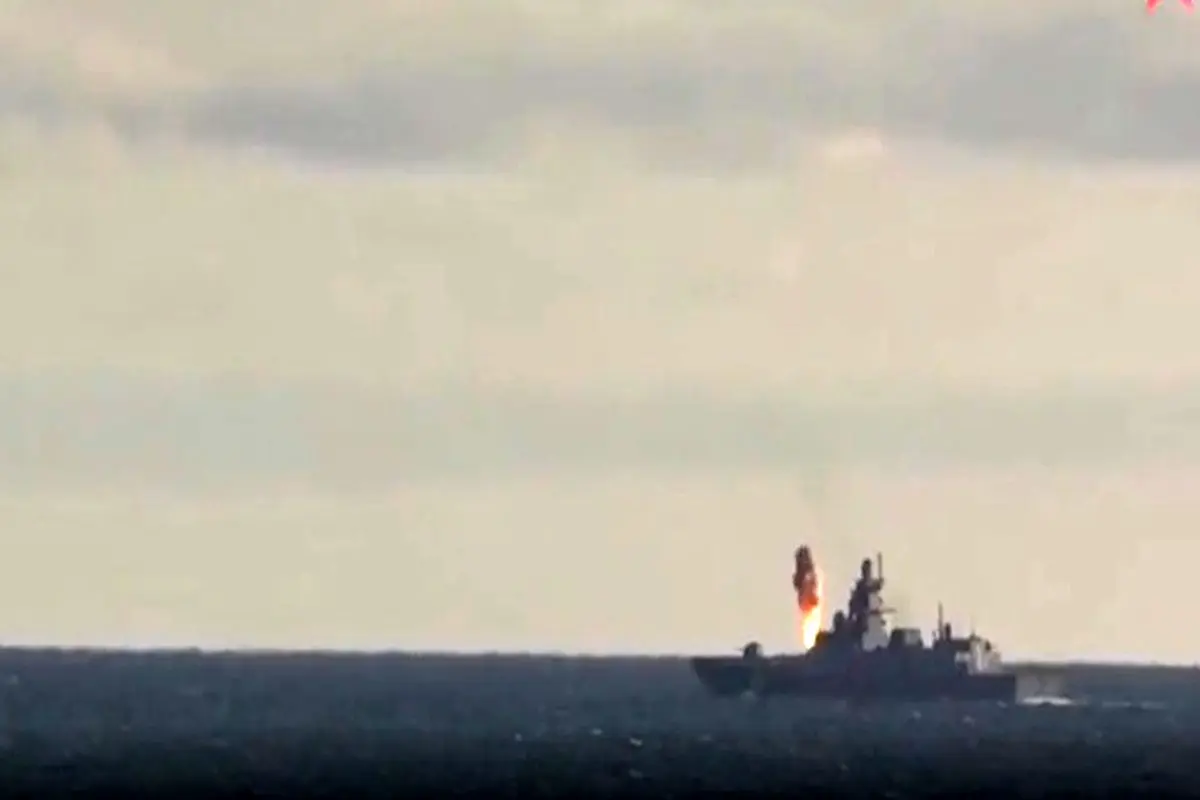 پرتاب موشک‌های کروز و بالستیک در مانور نیرو‌های راهبردی روسیه + فیلم