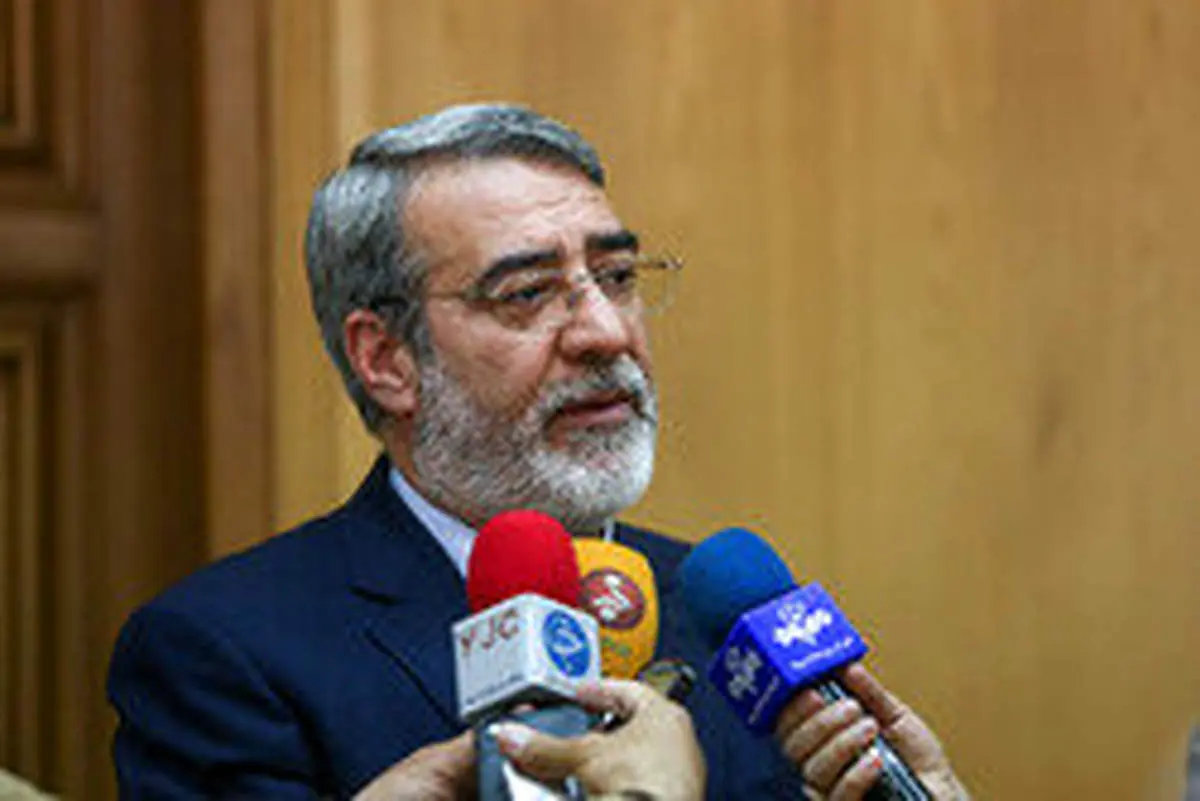 رحمانی فضلی: در حوزه تردد، خدمات و امنیت زائران اربعین حسینی مشکلی نداریم
