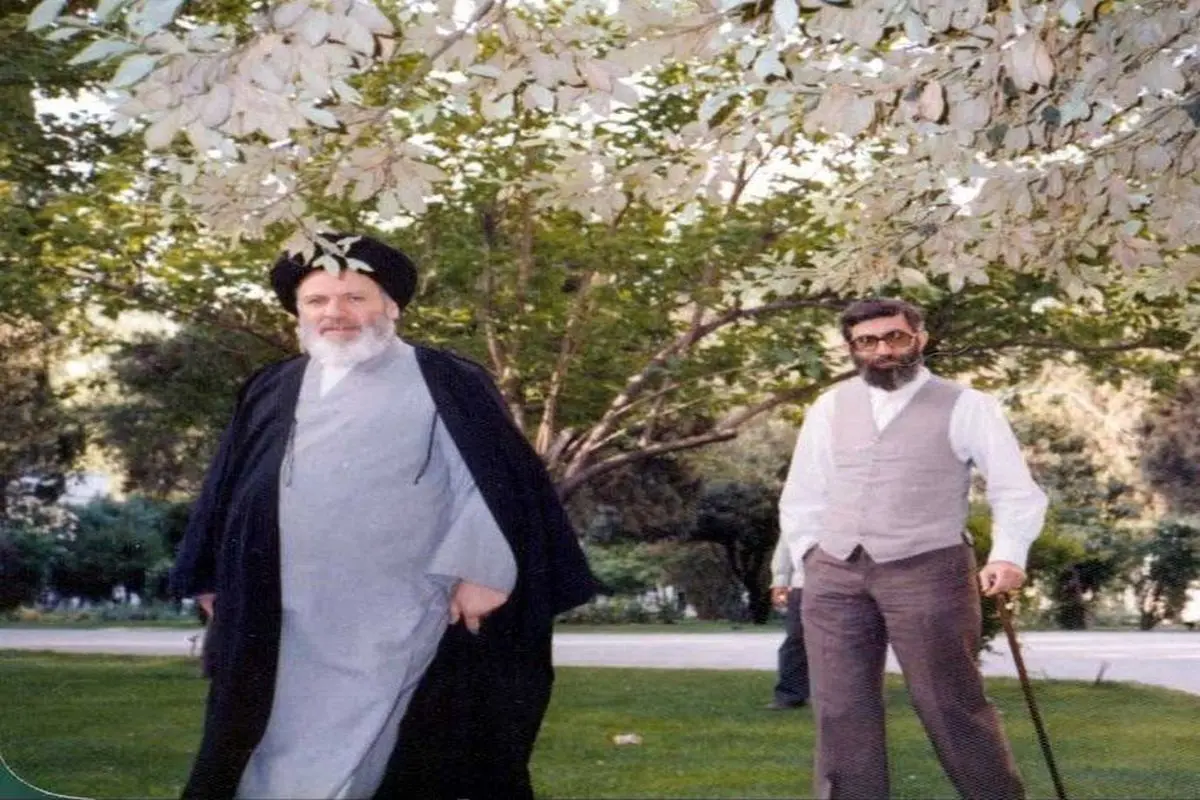 عکس: آیت الله خامنه ای و آیت الله موسوی اردبیلی در دهه شصت