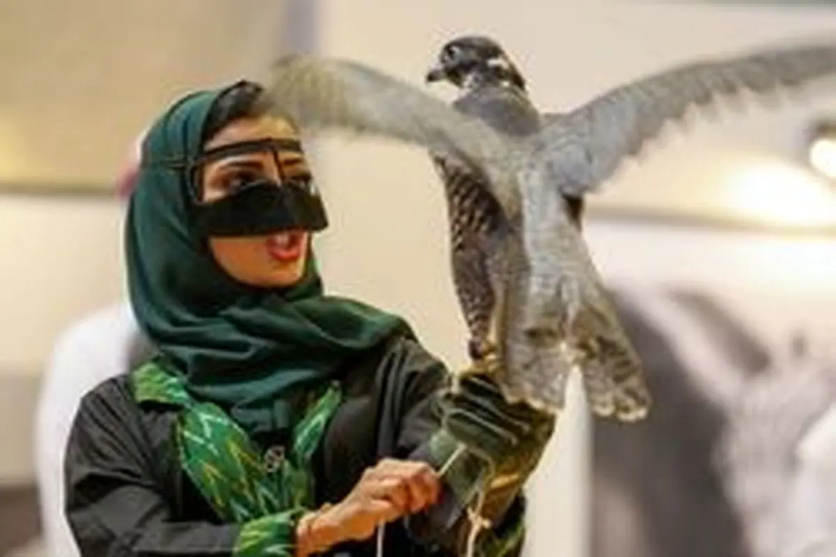 علاقه زنان عربستان به شاهین شکاری +تصویر