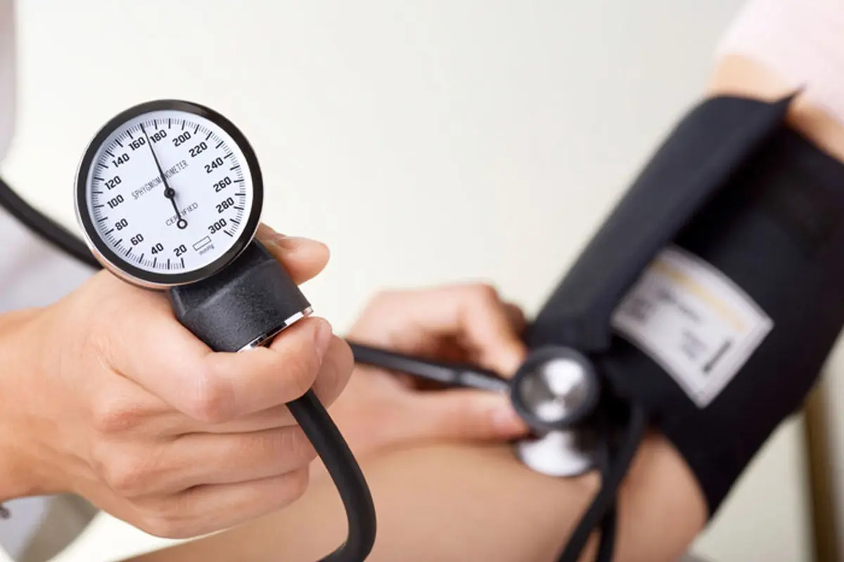 دلایل افت فشار خون در زنان باردار + راهکار‌های درمانی
