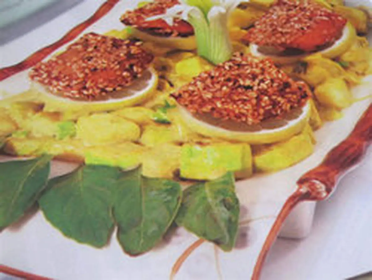 ماهی سالمون کنجدی با سس لیمو