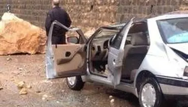 مرگ یک نفر بر اثر ریزش سنگ در جاده کندوان/عکس