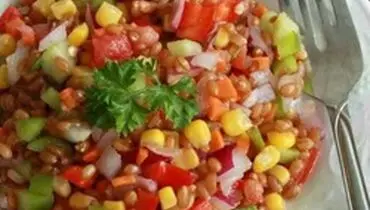 سالاد گندم و سبزیجات