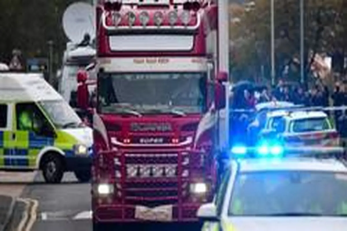 معمای کامیون پر از جسد در انگلیس+عکس