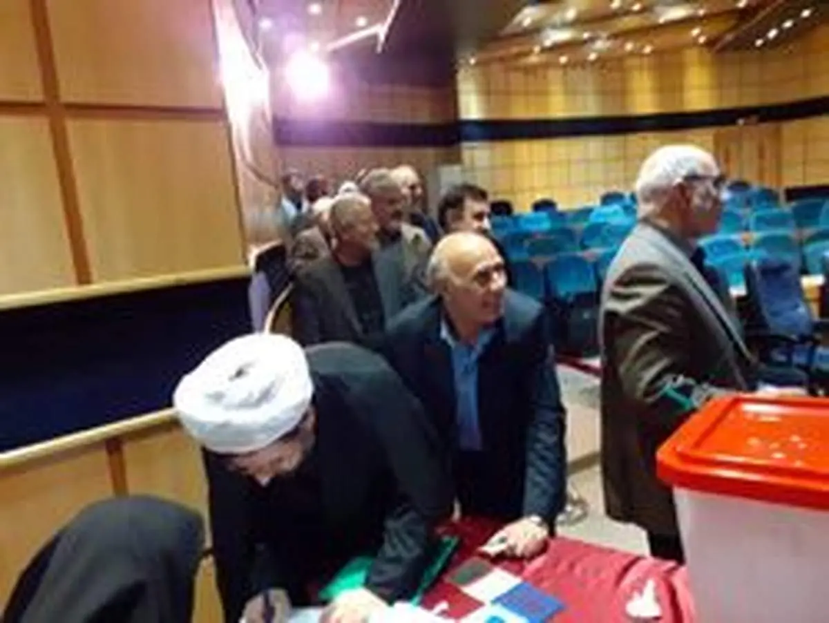 حمید ملانوری:انتخاب نماینده احزاب ملی به دور دوم کشیده شد
