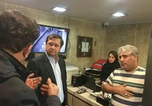 همتی: ادعای تحریم ۱۰۰ درصدی، مانع تأمین ارز نشده است