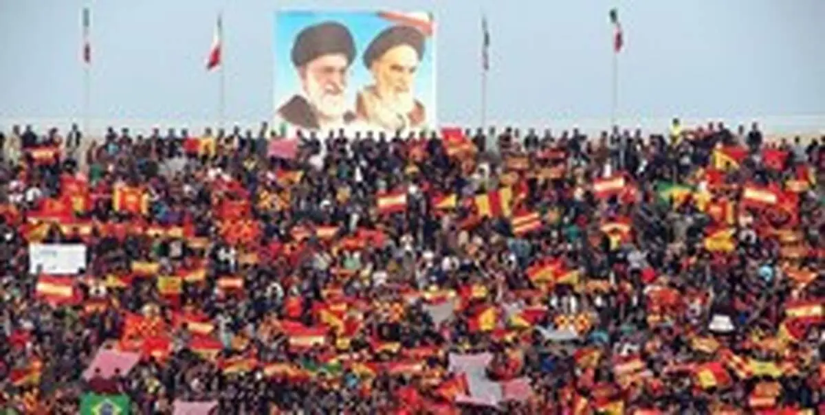 پرتاب سنگ و بطری به سوی پرسپولیسی در اهواز