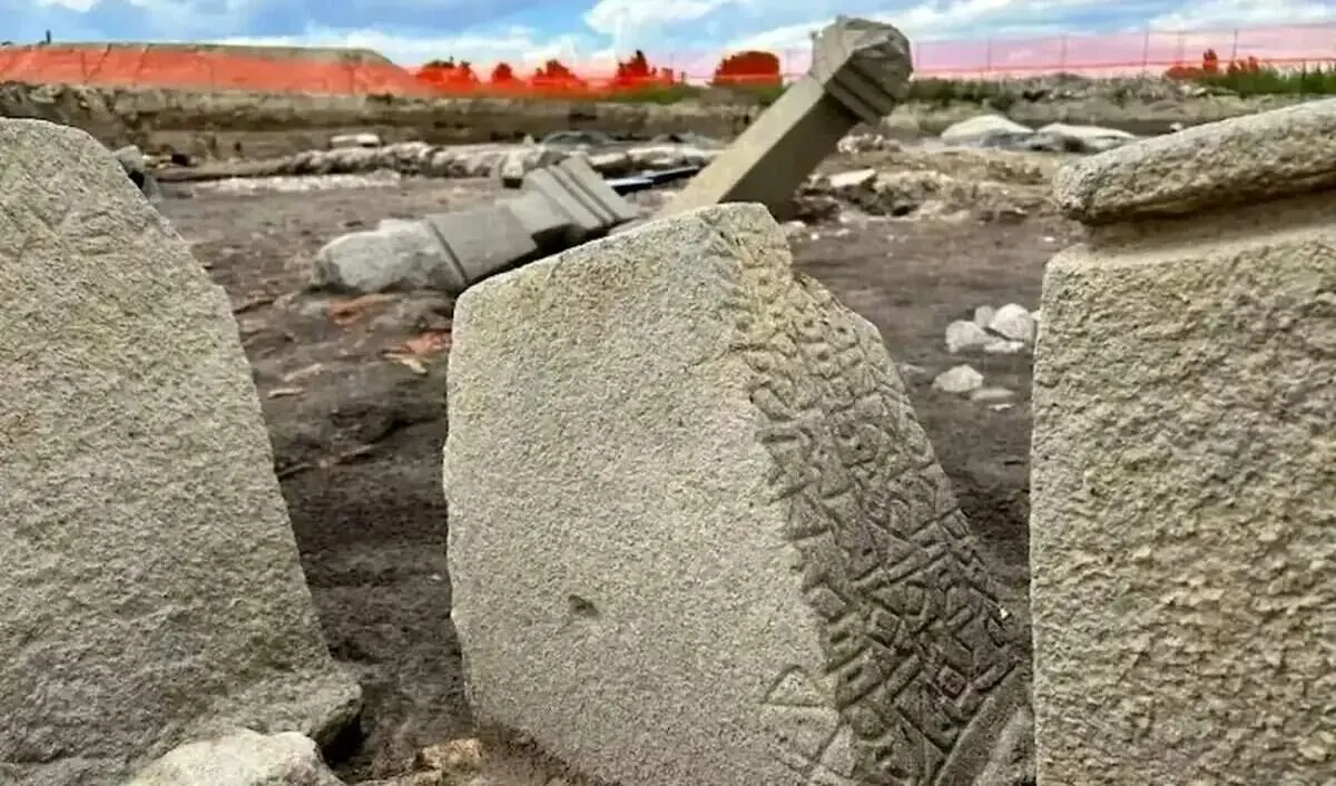قدمتی ۲۵۰۰ ساله؛ کشف معبد باستانی در مسیر جاده جدید+عکس