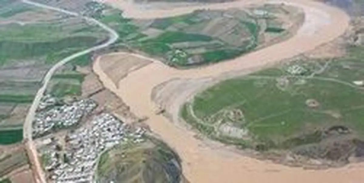 سیلاب در پلدختر راه ارتباطی ۸۰۰ خانوار روستایی را قطع کرد