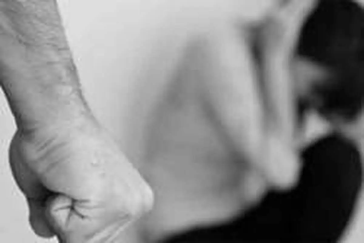 نقشه شیطانی دو مرد برای آزار و اذیت بی رحمانه دختر جوان