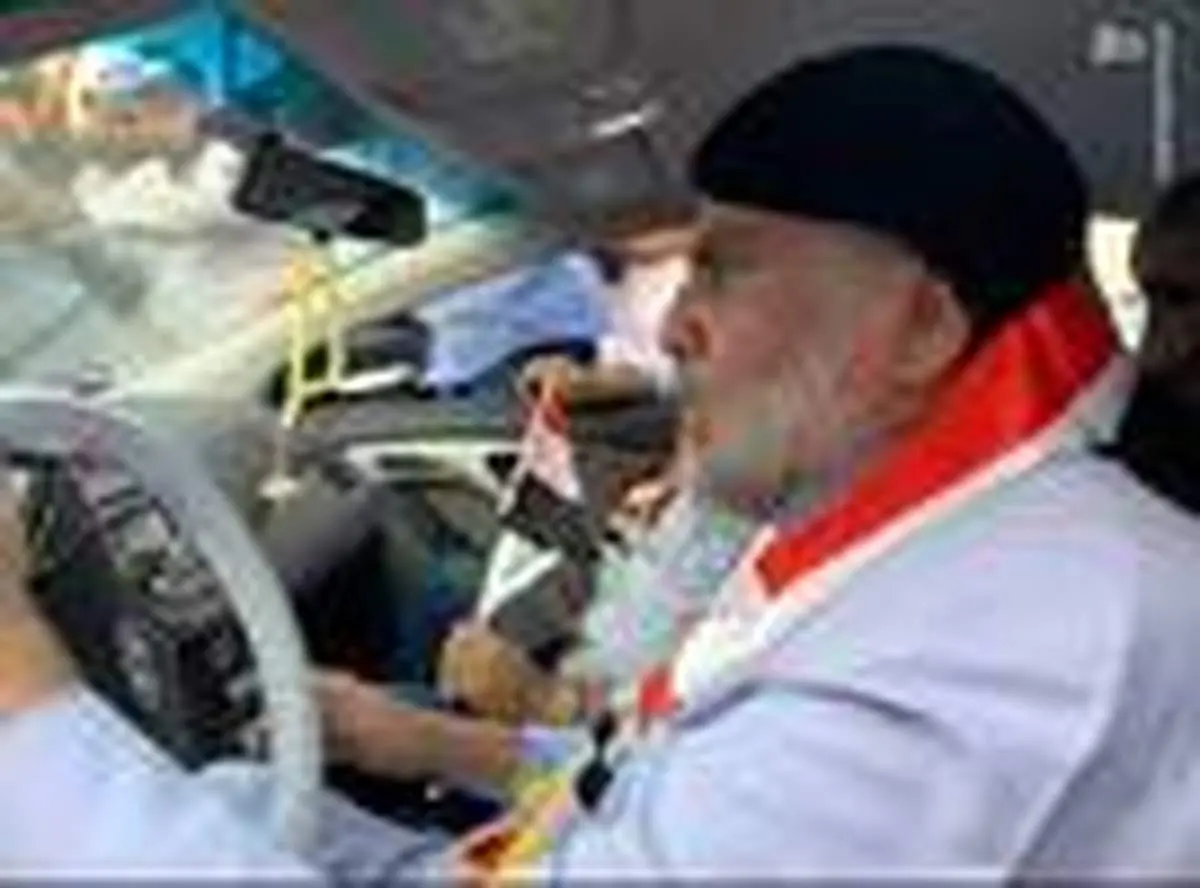 مقتدی صدر در میان معترضان عراقی در نجف