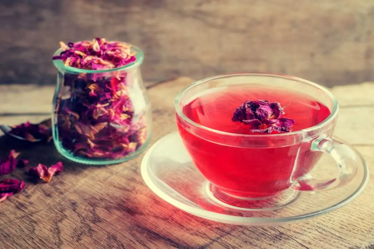 پوستی جوانتر، جسمی سالمتر و روانی آرامتر با گلاب + نحوه مصرف