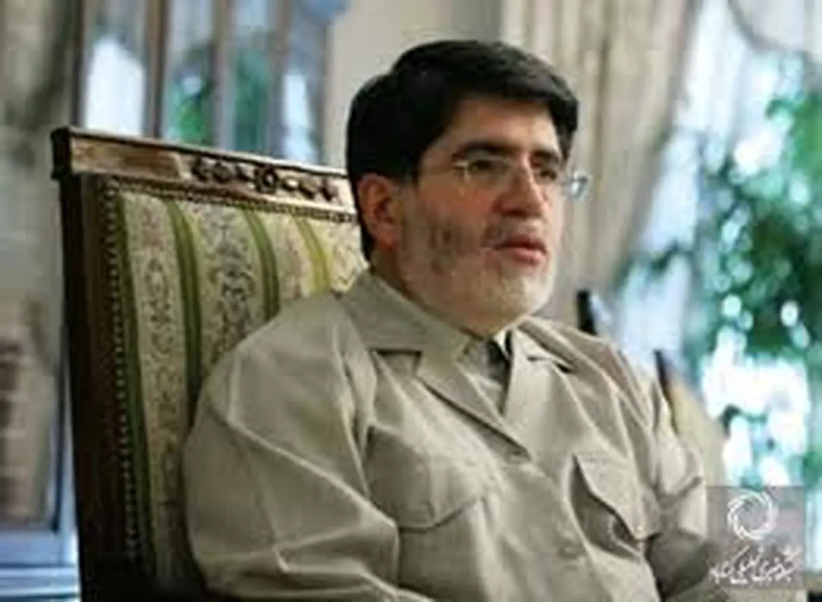 رئیس‌جمهور می‌توانست دستور رهبری درباره مشایی را اجرا نکند
