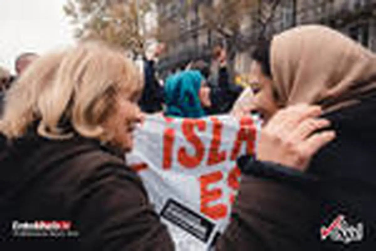 تظاهرات هزاران نفر علیه اسلام هراسی در پاریس