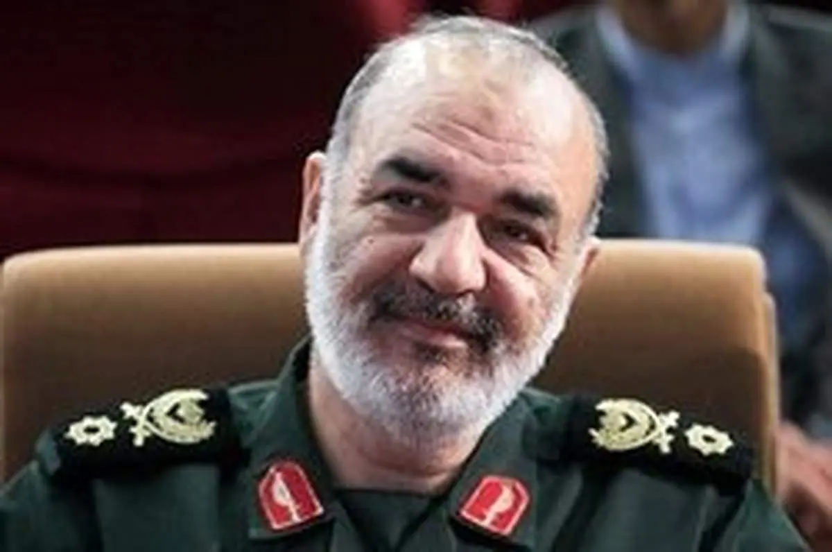 سرلشکر سلامی: آنها که کارتن خوابهای بیشمار دارند نمیتوانند برای ما گره گشایی کنند