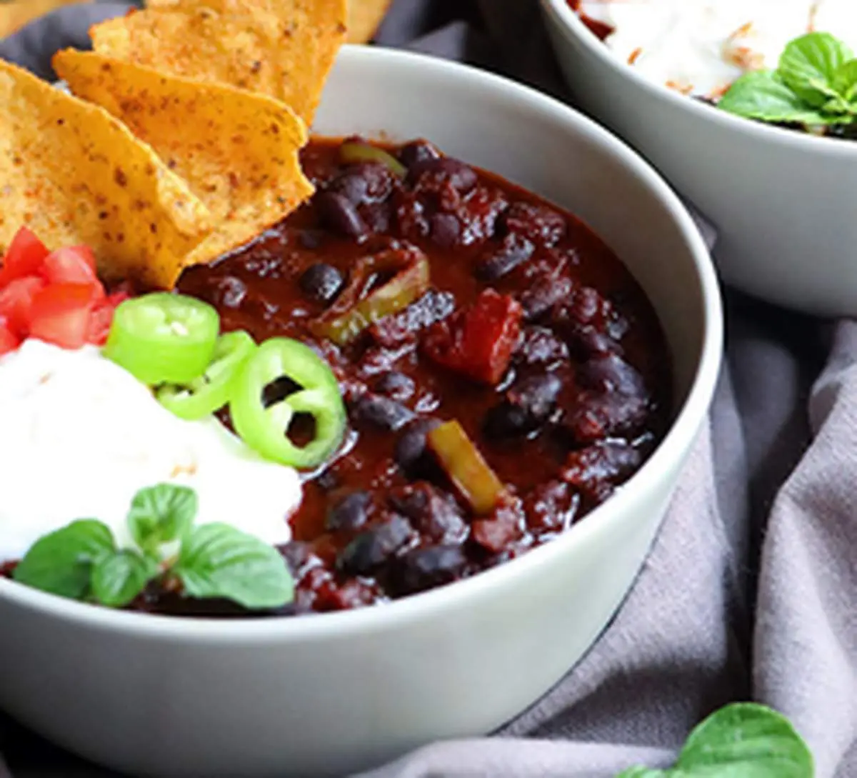 طرز تهیه خوراک چیلی گیاهی با لوبیاسیاه