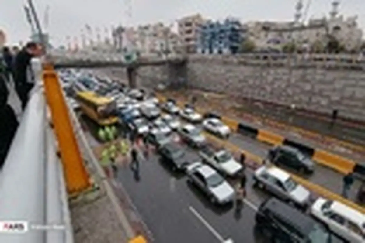 ترافیک چندصدمتری در «بزرگراه امام علی(ع)»