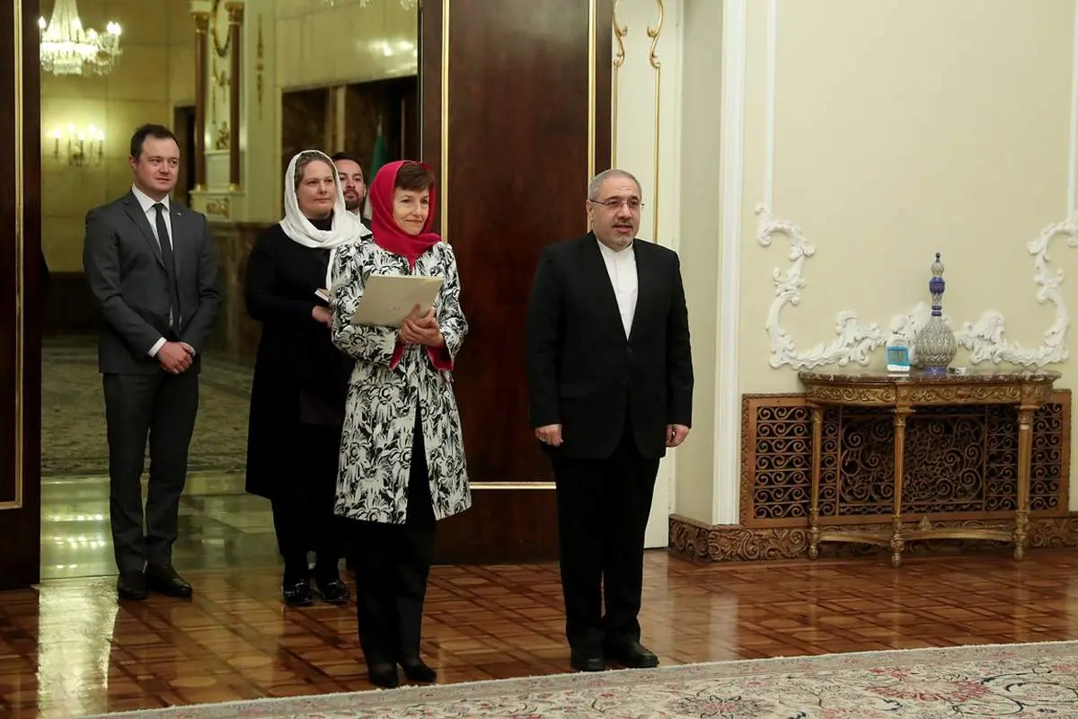 حجاب سفیر جدید استرالیا در دیدار با روحانی +تصاویر