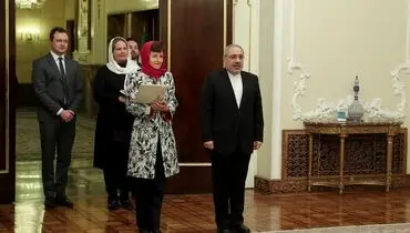 حجاب سفیر جدید استرالیا در دیدار با روحانی +تصاویر