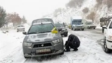 بارش برف محور سمنان-فیروزکوه مسدود کرد