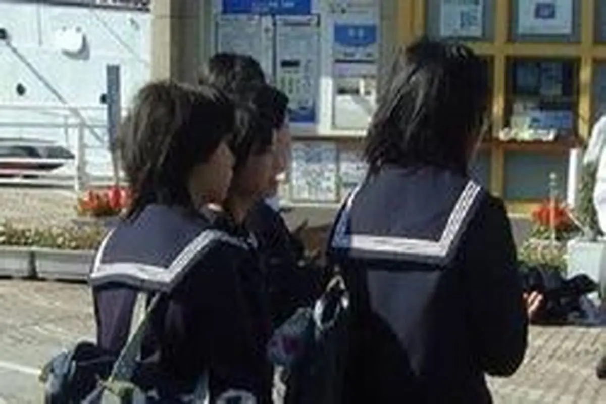 پوشش دختران ژاپنی در مدارس +عکس