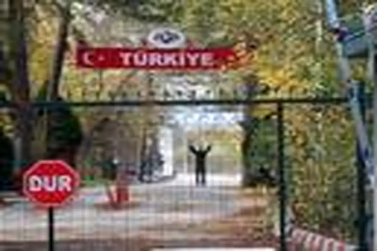وضعیت "بی‌وطنی" یک داعشی در مرز ترکیه و یونان