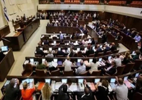 کنست قانون انحلال خود را تصویب کرد