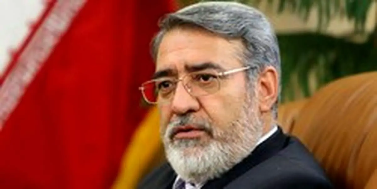 رحمانی فضلی: وقایع دی ۹۶ و تحریم سال ۹۷، طرح اصلاح قیمت بنزین را عقب انداخت/اینترنت از همان روز اول به مرور وصل شد