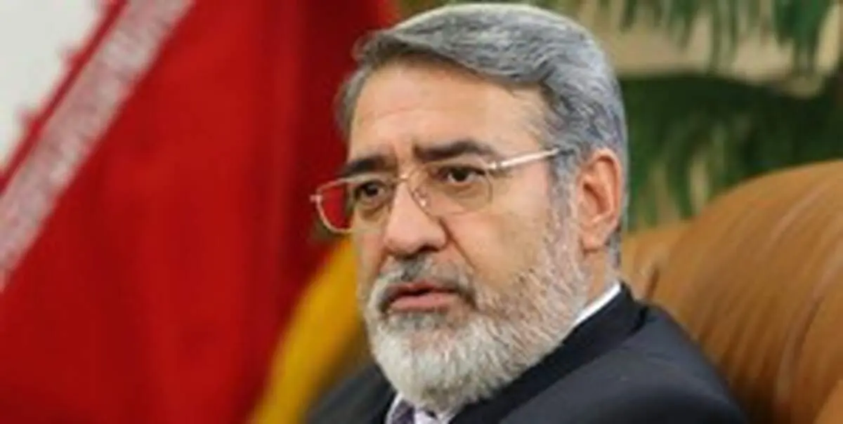 رحمانی فضلی: وقایع دی ۹۶ و تحریم سال ۹۷، طرح اصلاح قیمت بنزین را عقب انداخت/اینترنت از همان روز اول به مرور وصل شد