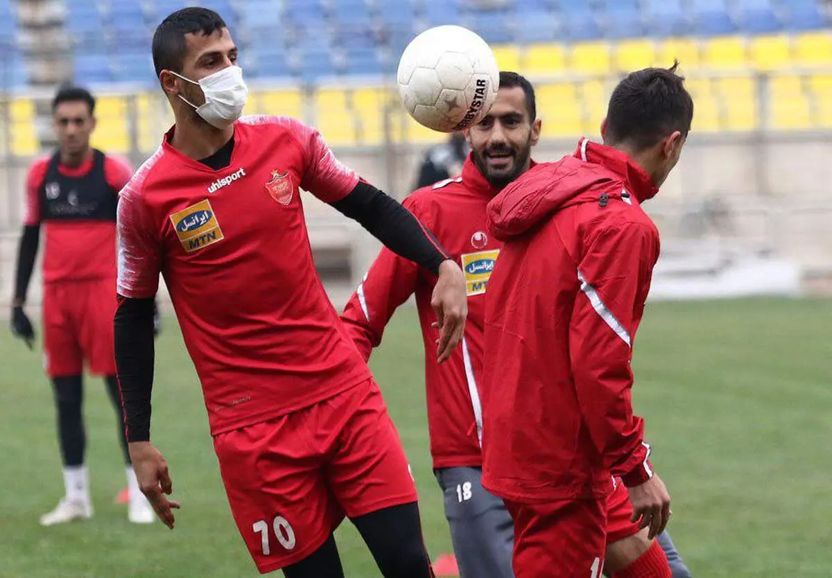 استتار مهاجم پرسپولیس با ماسک سفید (عکس)