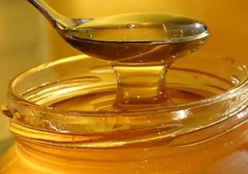 خداحافظیِ شیرین با شکر: چگونه مغزمان را از چنگال شیرینی‌ها آزاد کنیم؟!